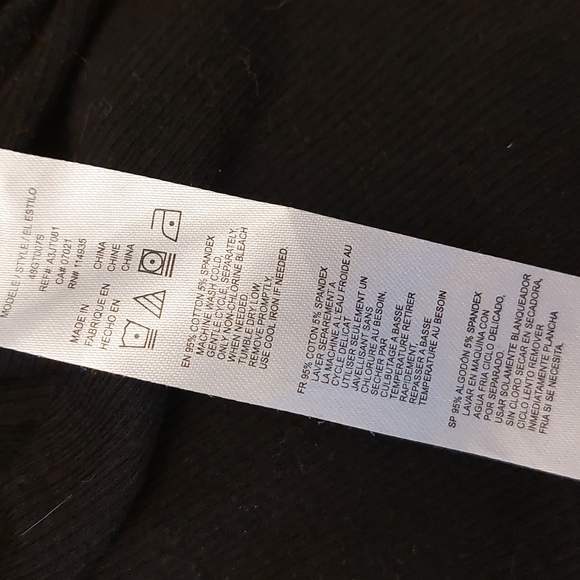 2/$15 EUC Black Off Shoulder Crop Top Size M - Picture 9 of 9